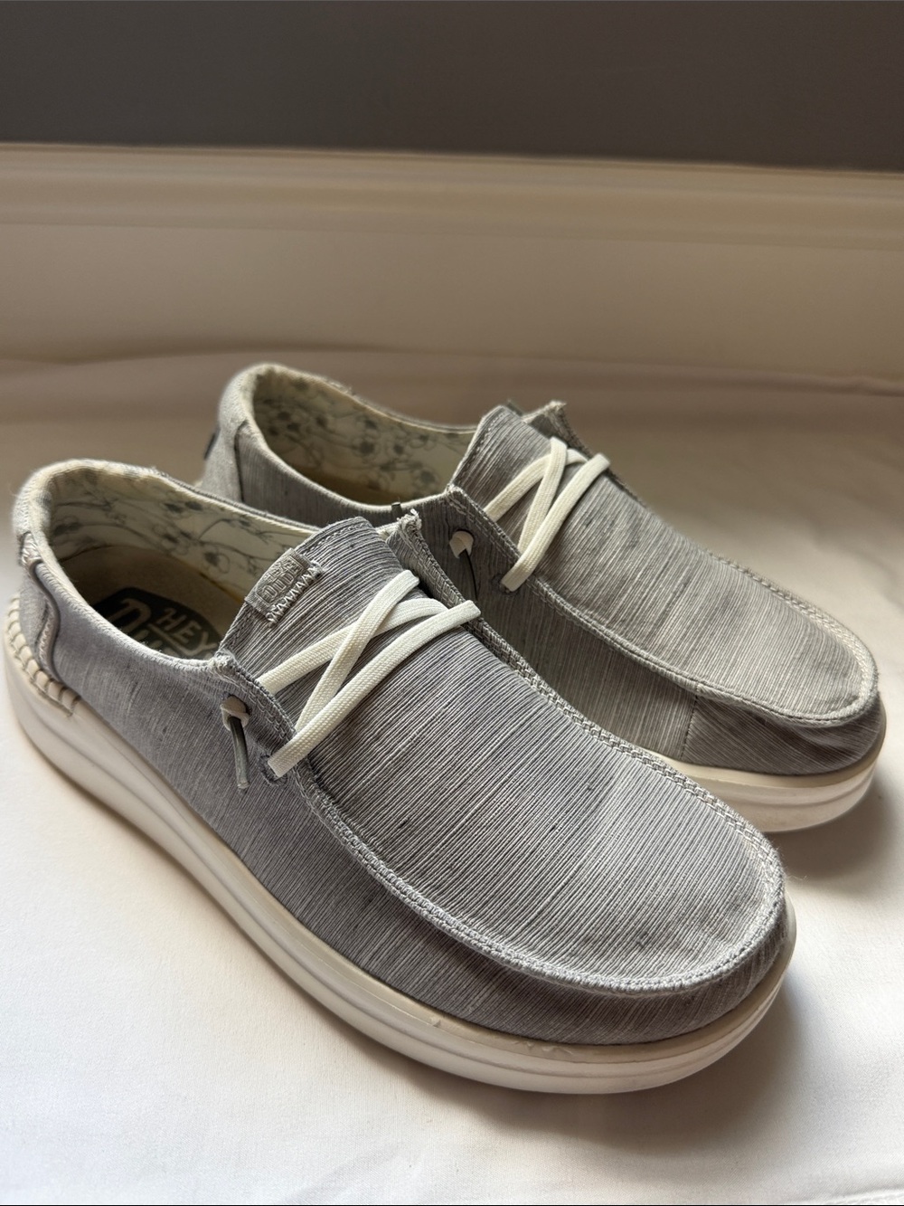 Women’s Hey Dude Wendy Rise Slip-On Canvas Shoes in Lunar Rock. Size 8